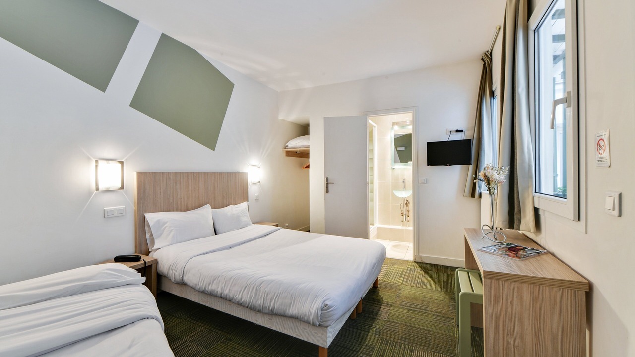 Photo of Bedroom in Chaillot