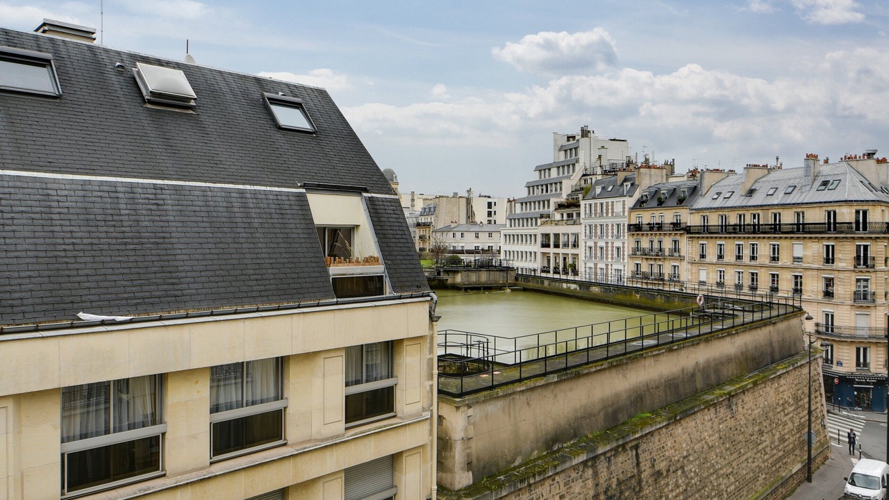 Photo of Bedroom in Chaillot