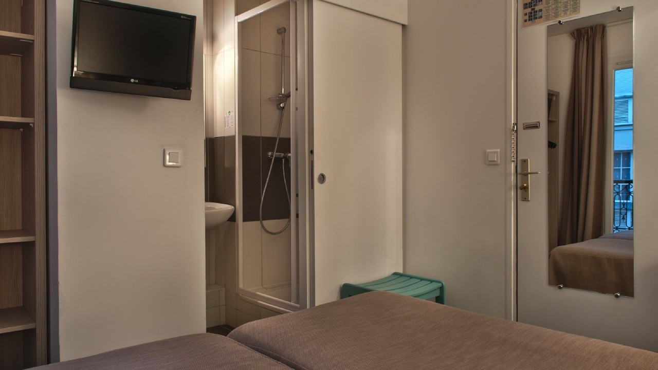 Photo of Bedroom in Chaillot