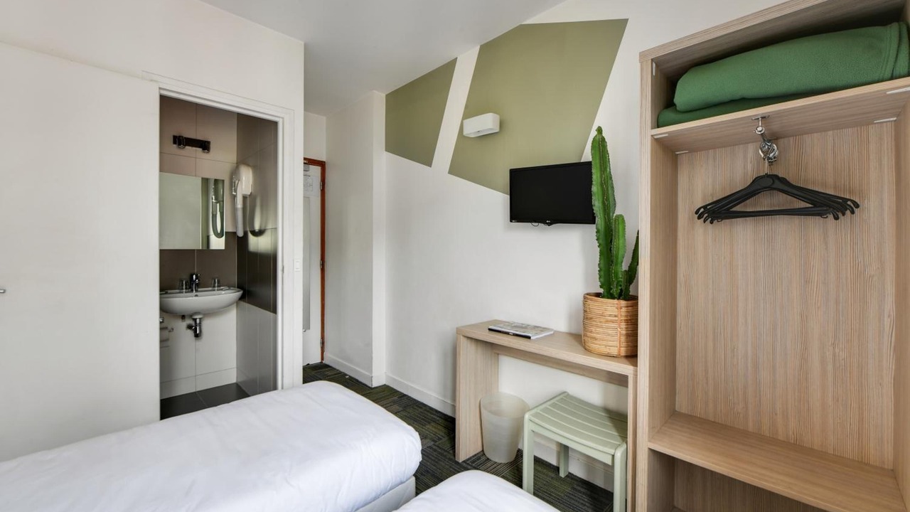 Photo of Bedroom in Chaillot