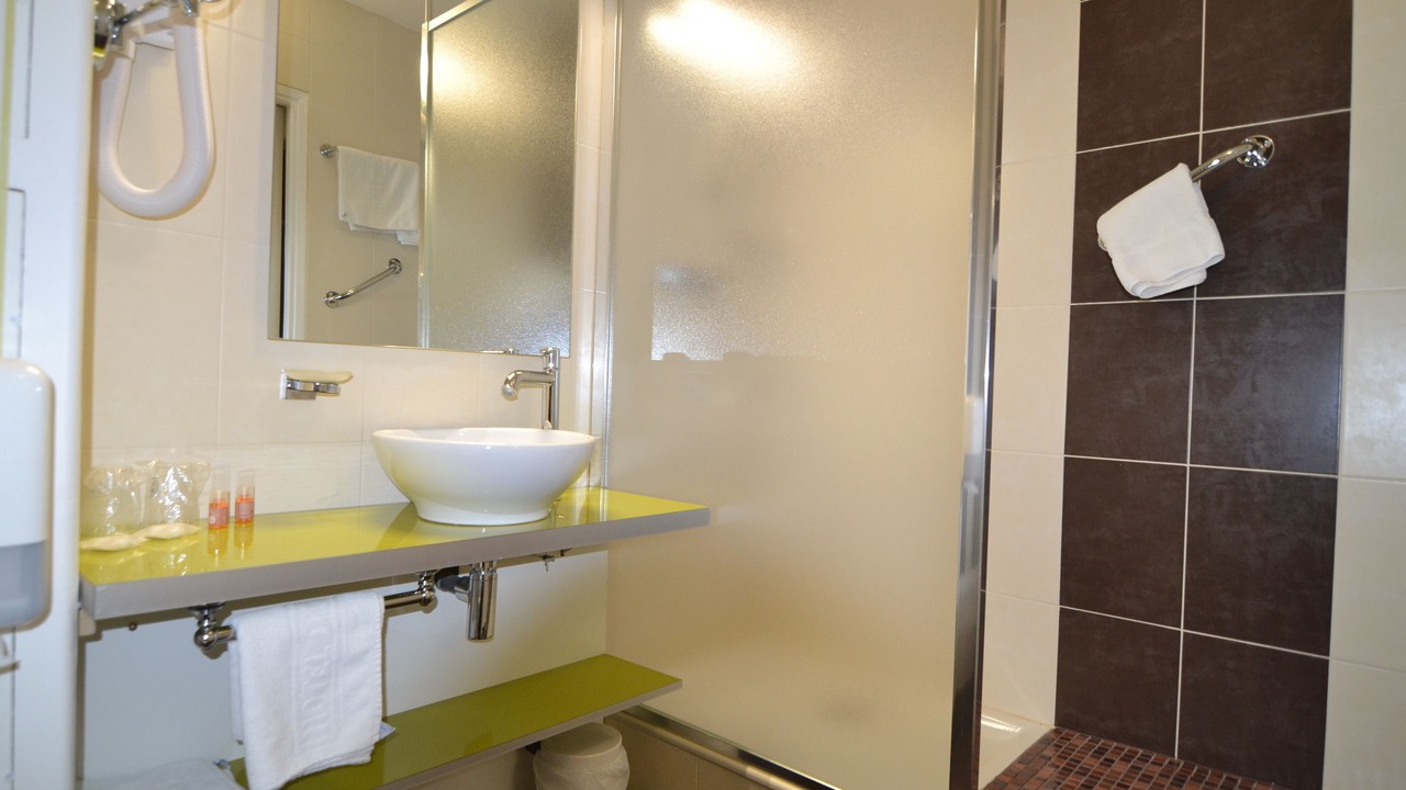 Photo of Bathroom in Cahors
