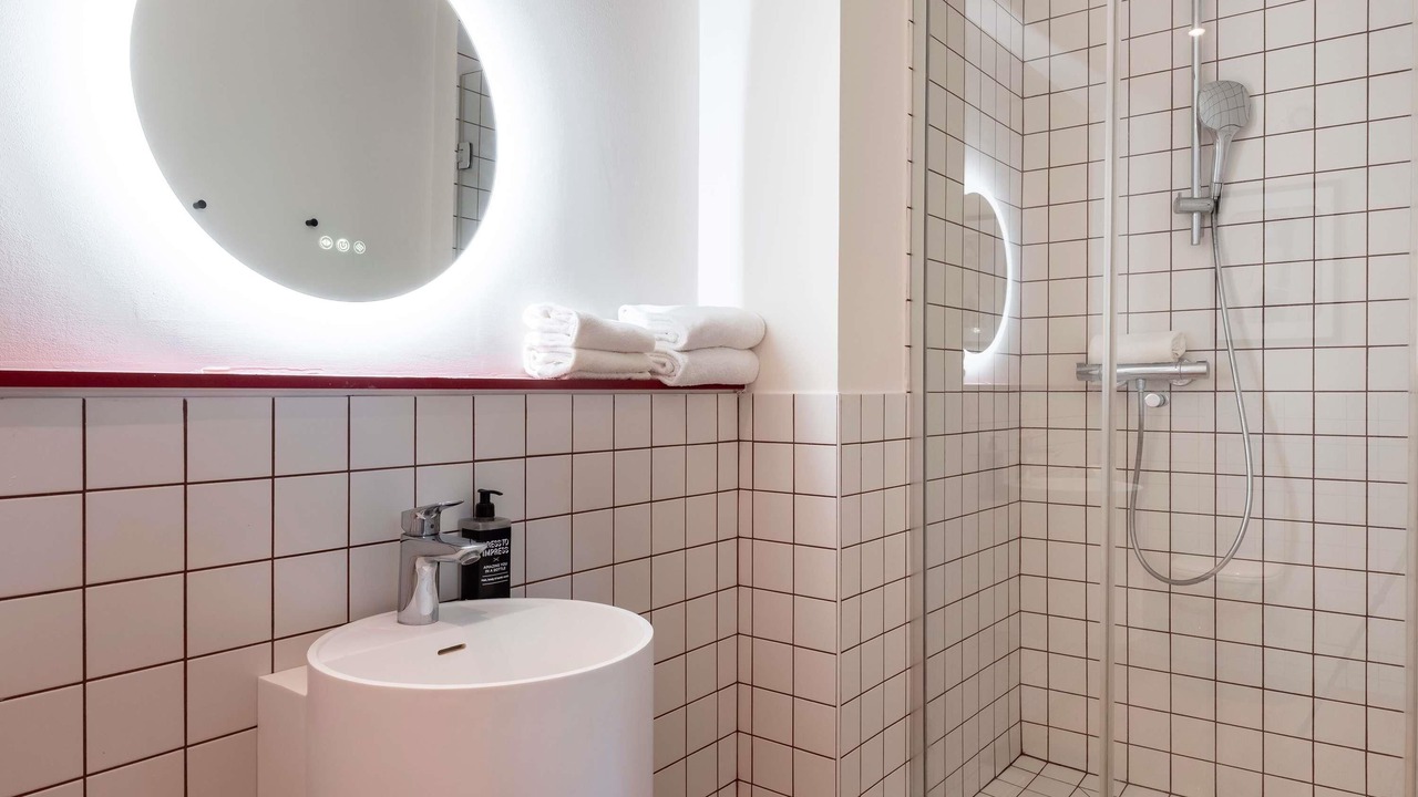 Photo of Bedroom in Rouen City Centre
