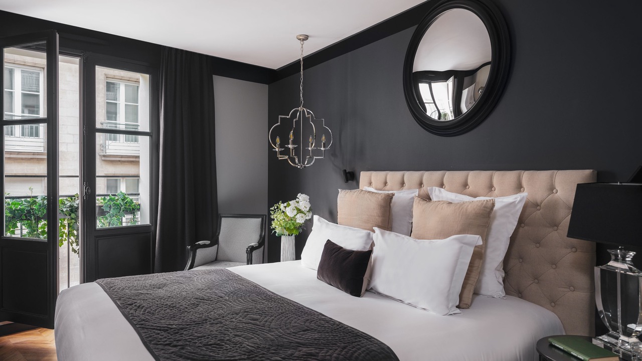 Photo of Bedroom in Graslin - Commerce