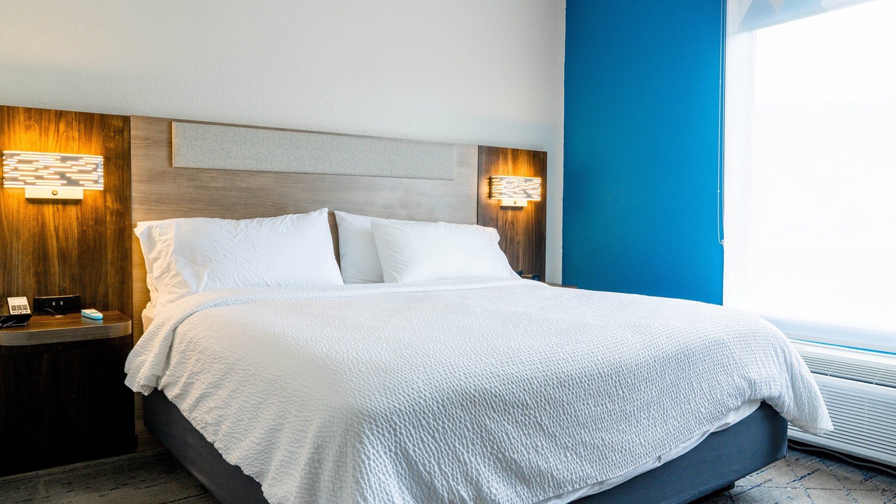 Photo of Bedroom in Hiawassee