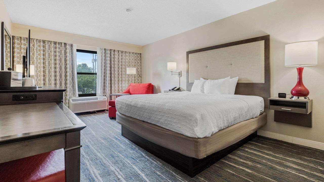 Photo of Bedroom in Wolfchase