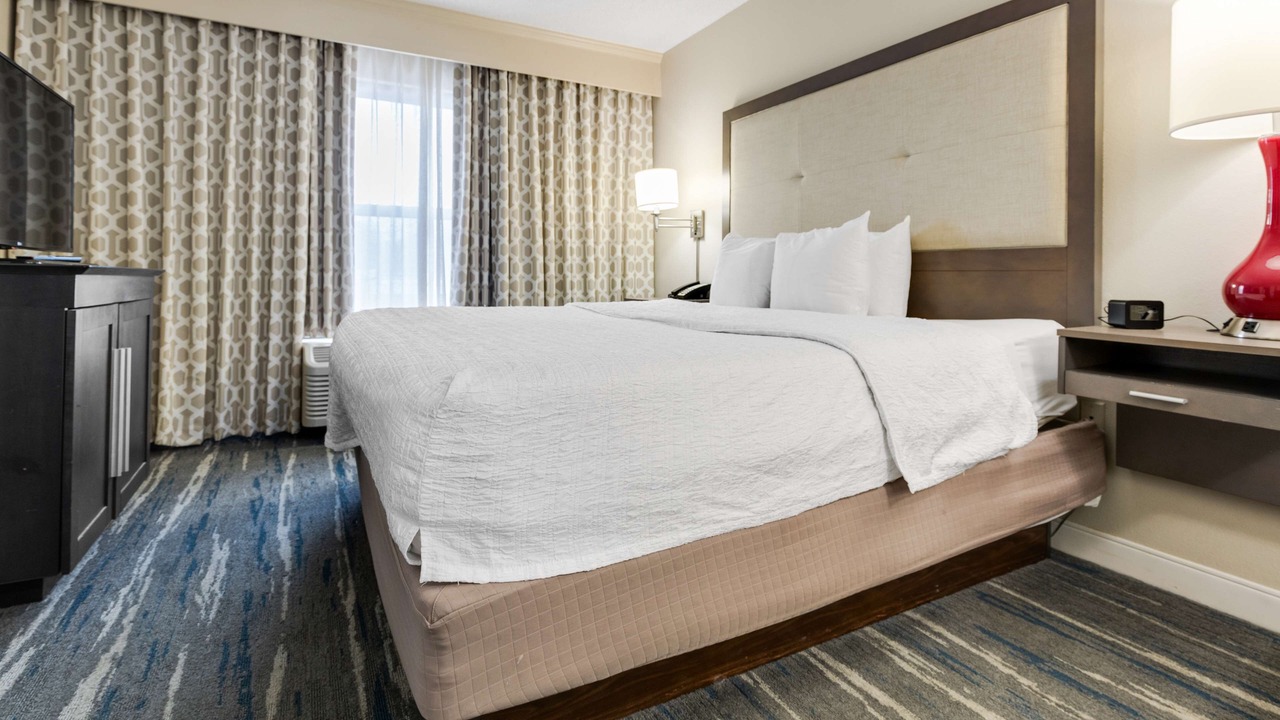Photo of Bedroom in Wolfchase