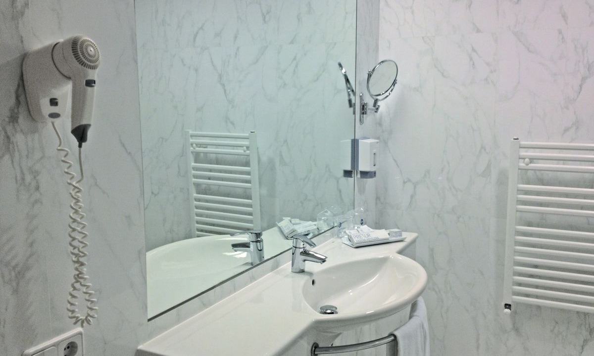 Photo of Bathroom in Logrono City Centre