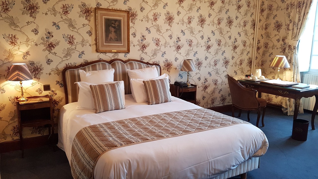 Photo of Bedroom in Gilly-les-Citeaux