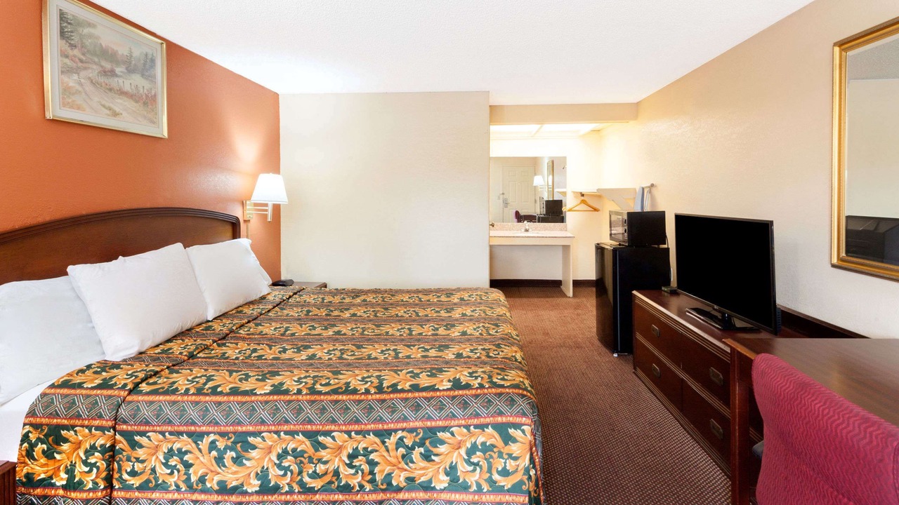 Photo of Bedroom in Tucker