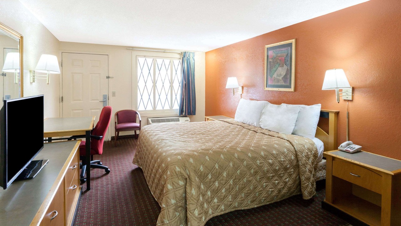 Photo of Bedroom in Tucker