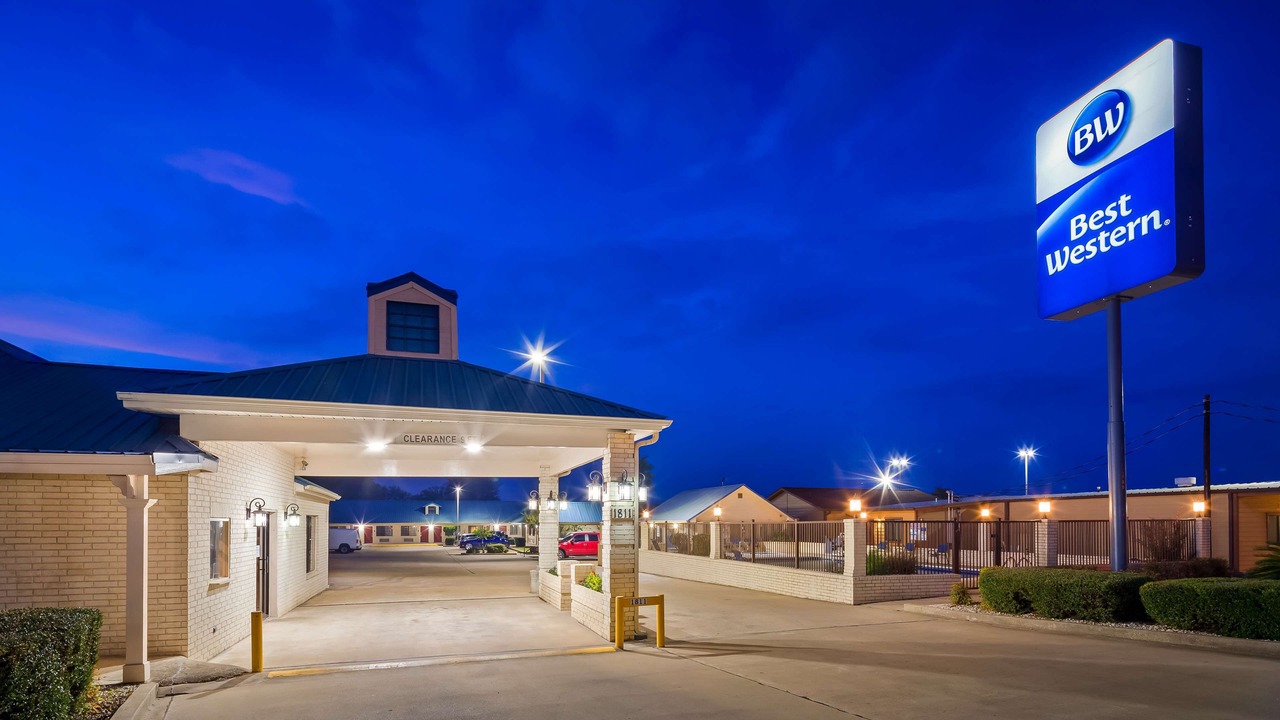 Photo of Buildings in Gonzales