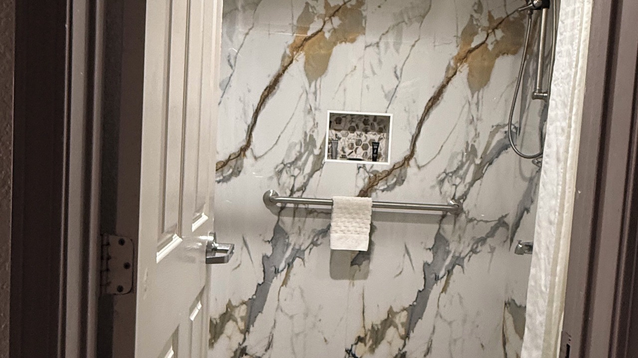 Photo of Bathroom in Alvin