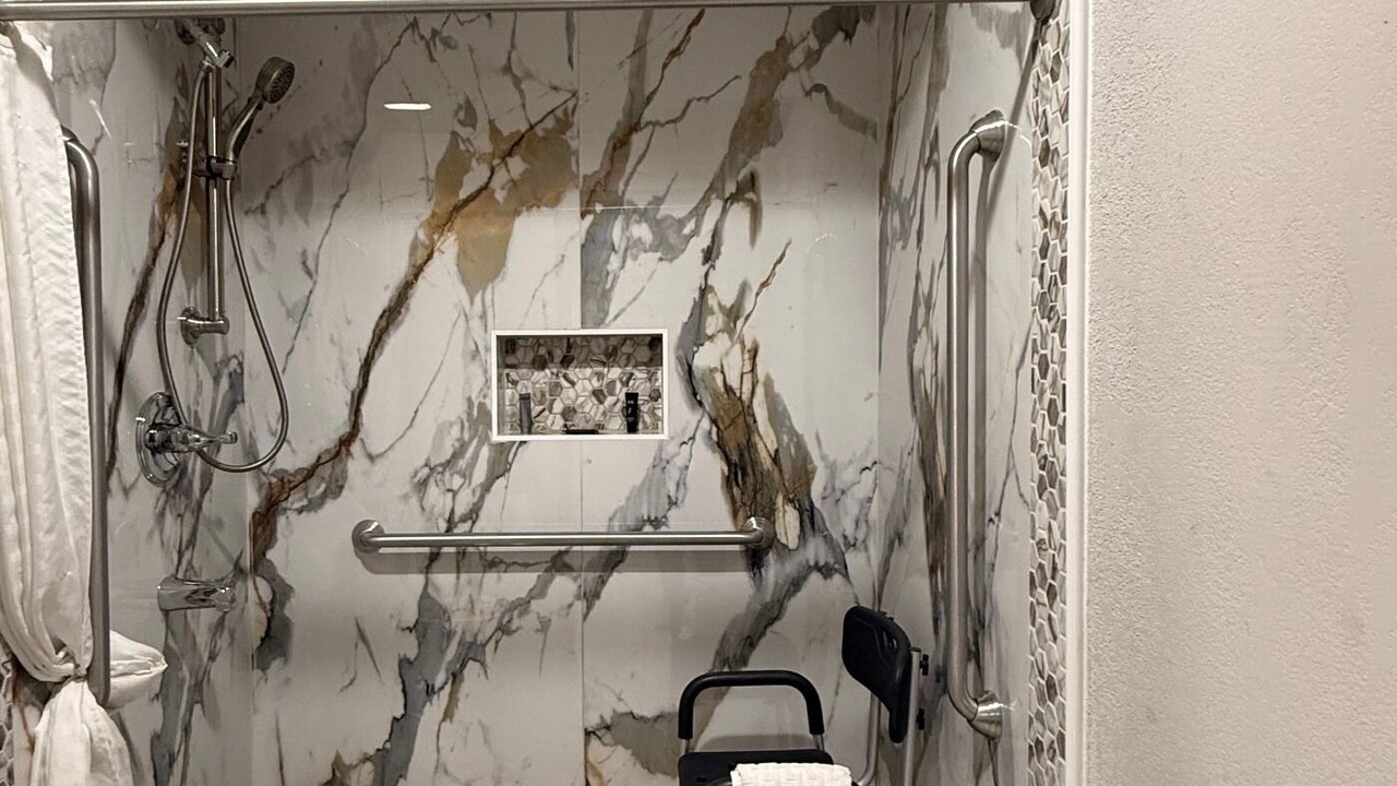 Photo of Bathroom in Alvin