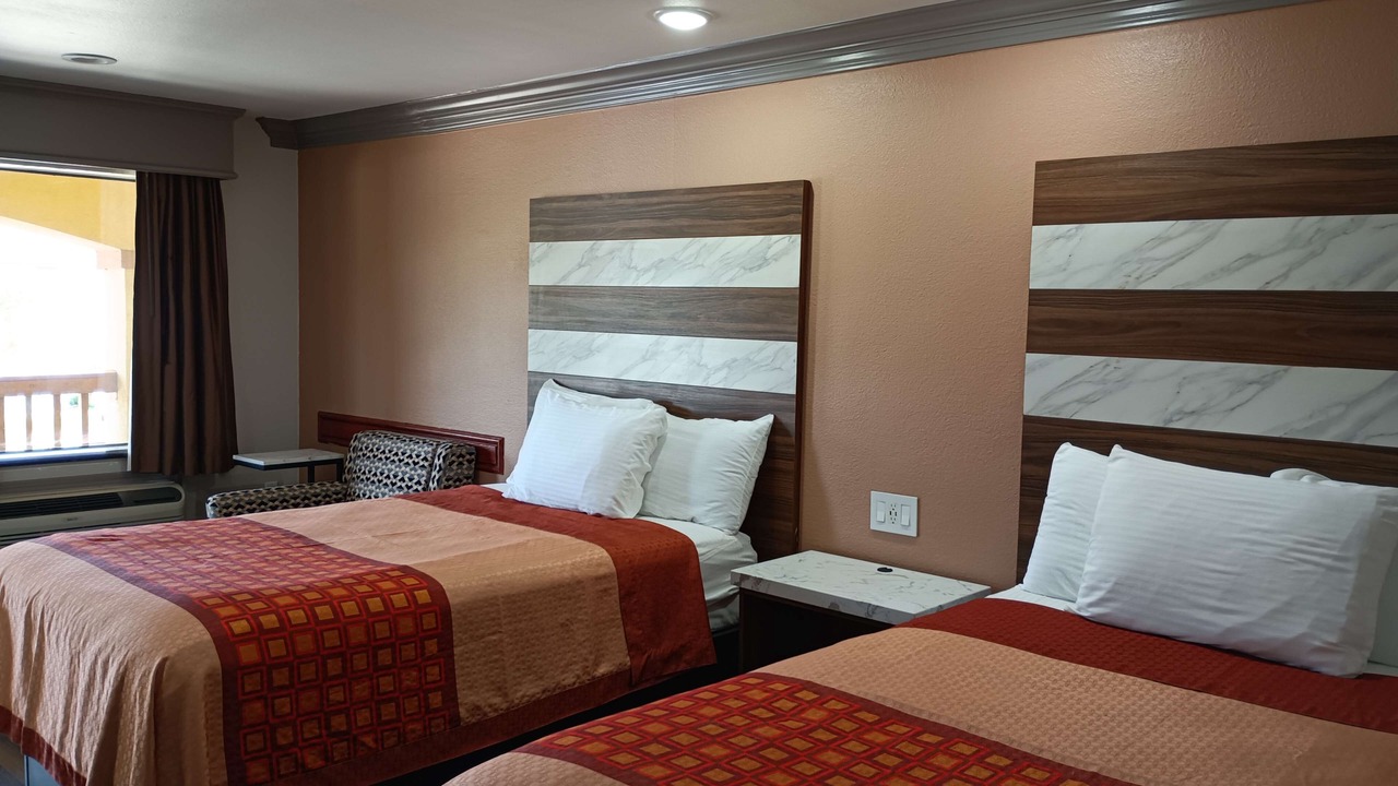 Photo of Bedroom in Alvin