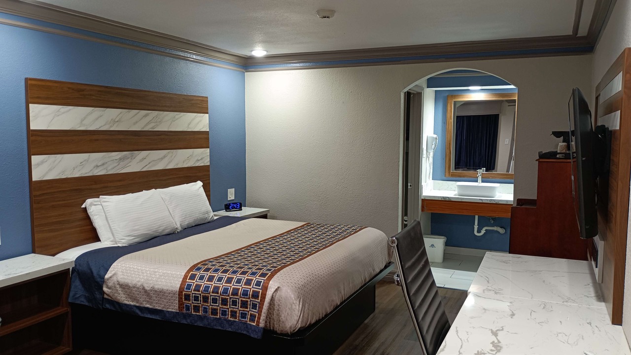 Photo of Bedroom in Alvin