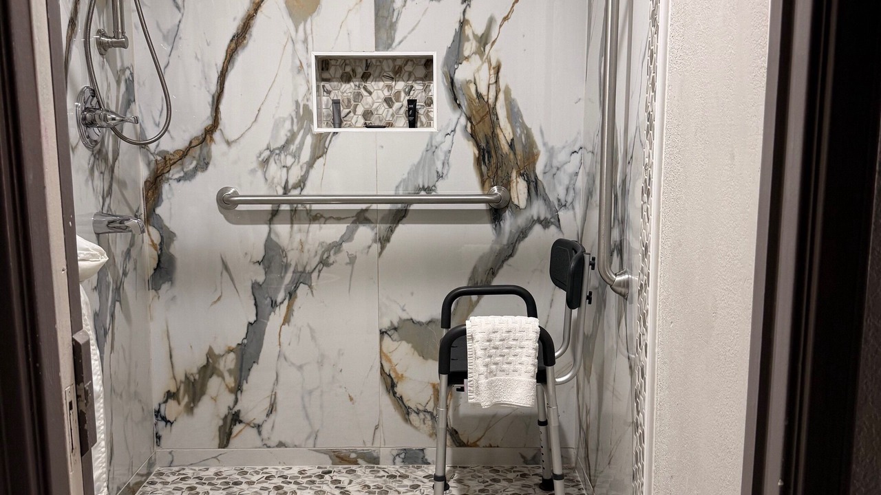 Photo of Bathroom in Alvin
