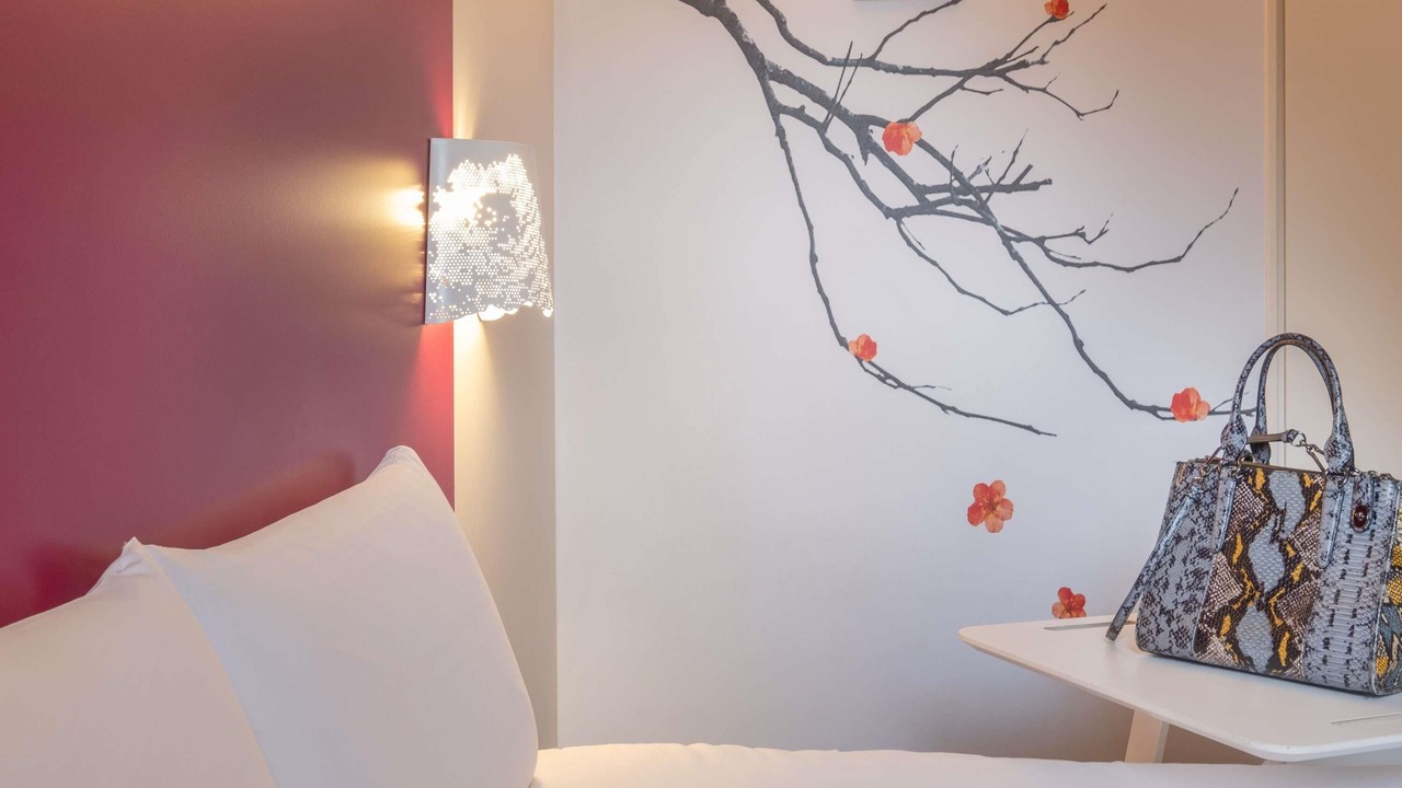 Photo of Bedroom in Miroir - Batignolles