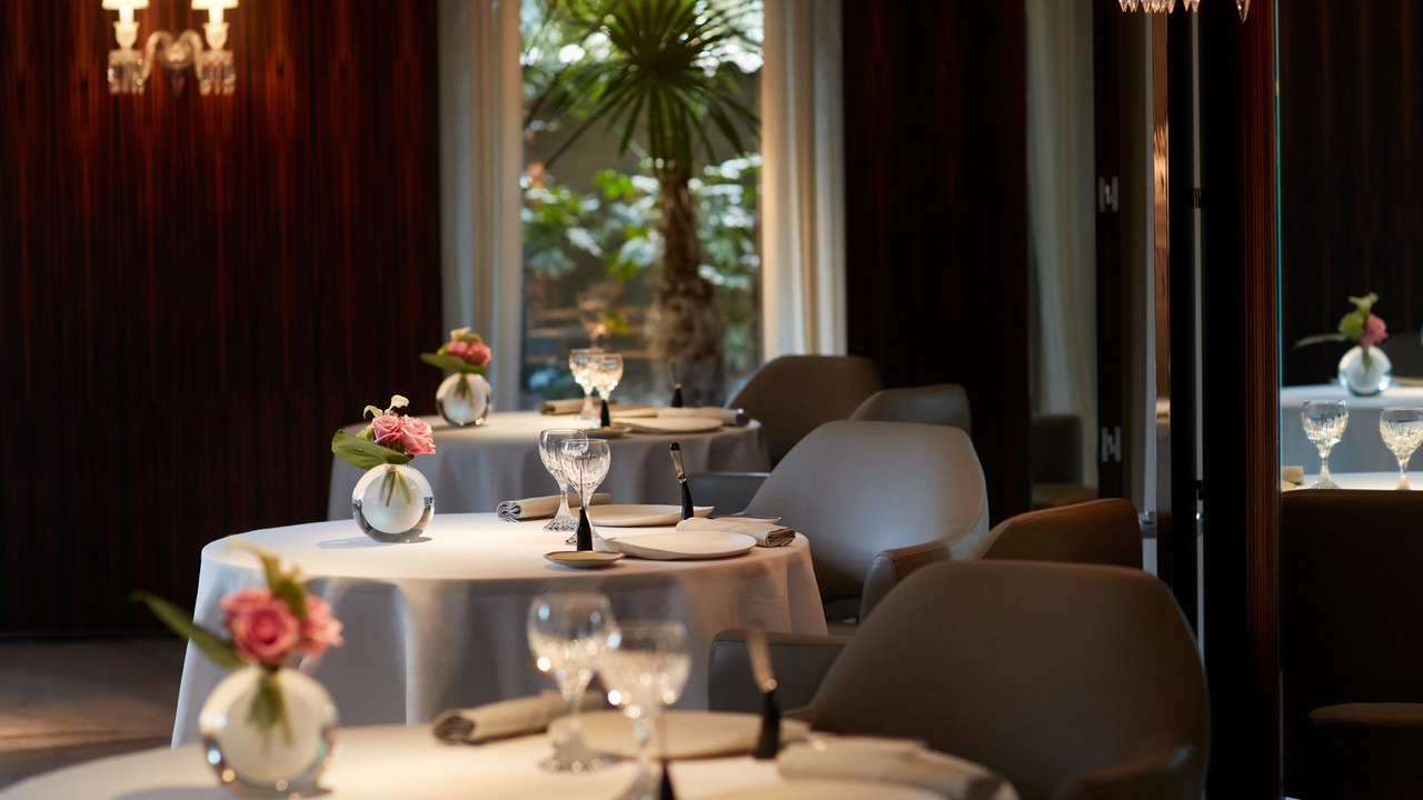 Photo of Others in Valence