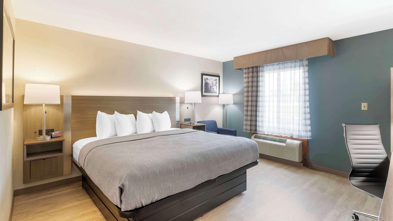 Photo of Bedroom in Newton