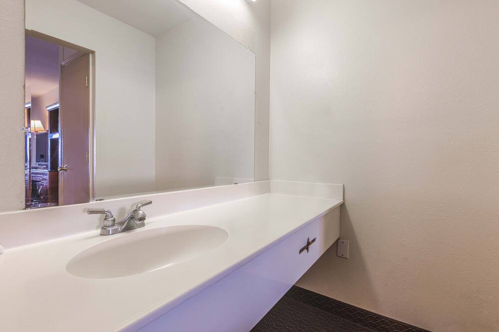 Photo of Bathroom in Central City