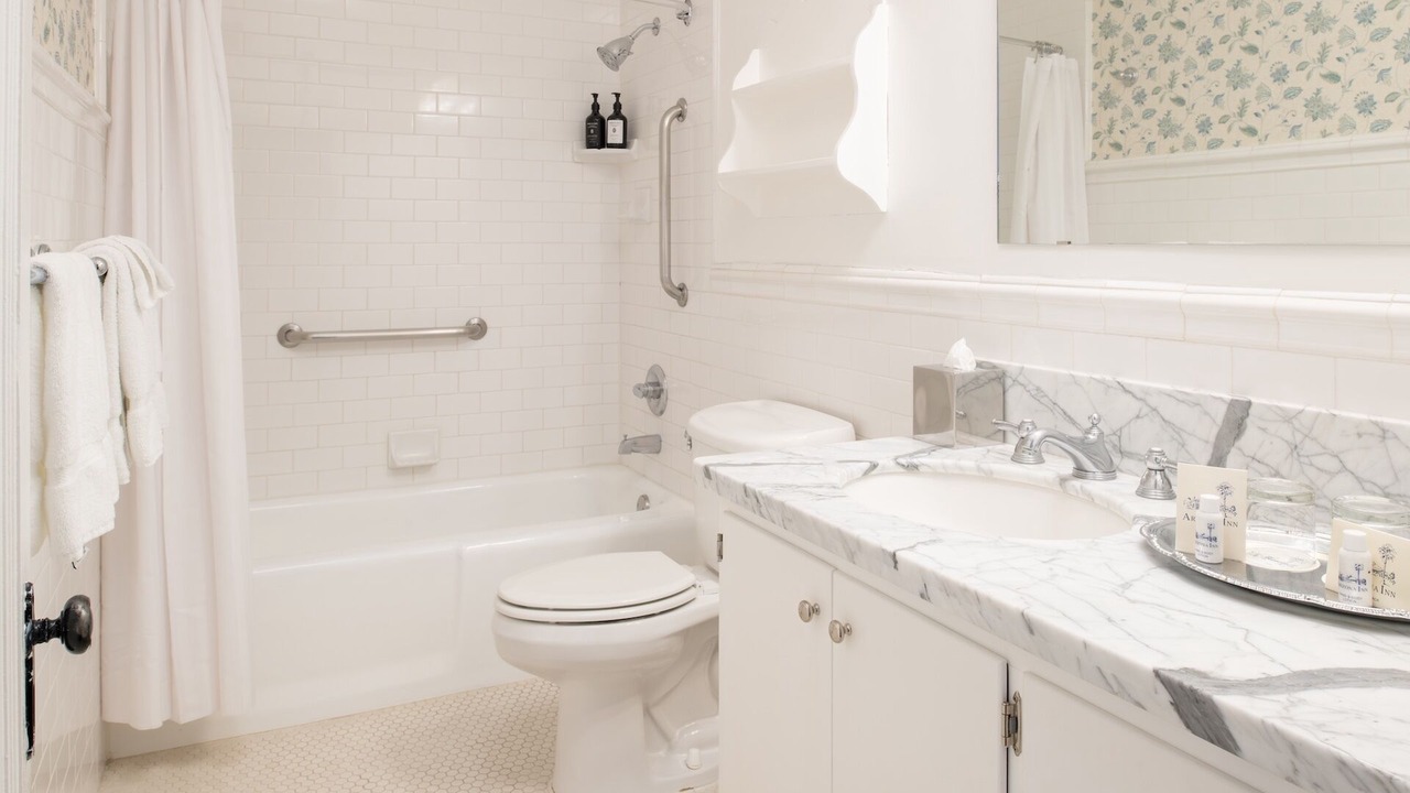 Photo of Bathroom in Blenman-Elm