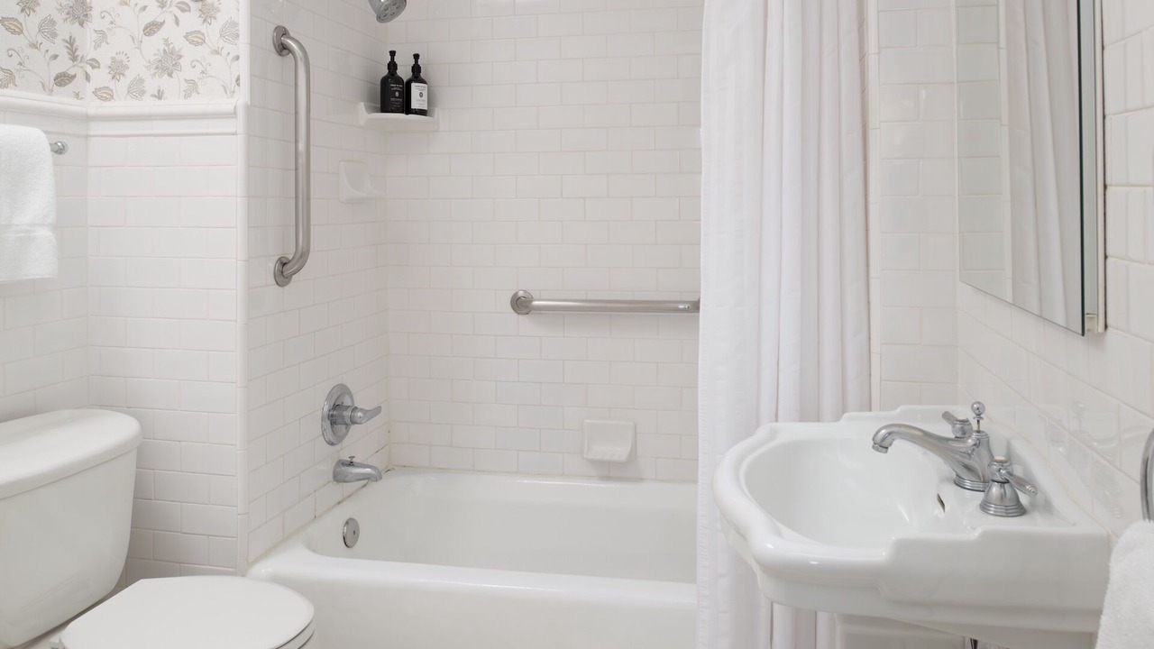Photo of Bathroom in Blenman-Elm
