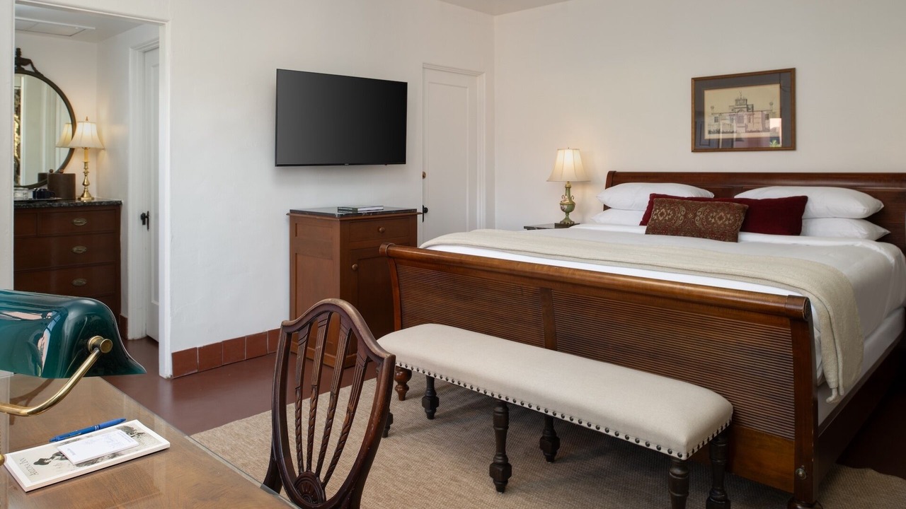 Photo of Bedroom in Blenman-Elm