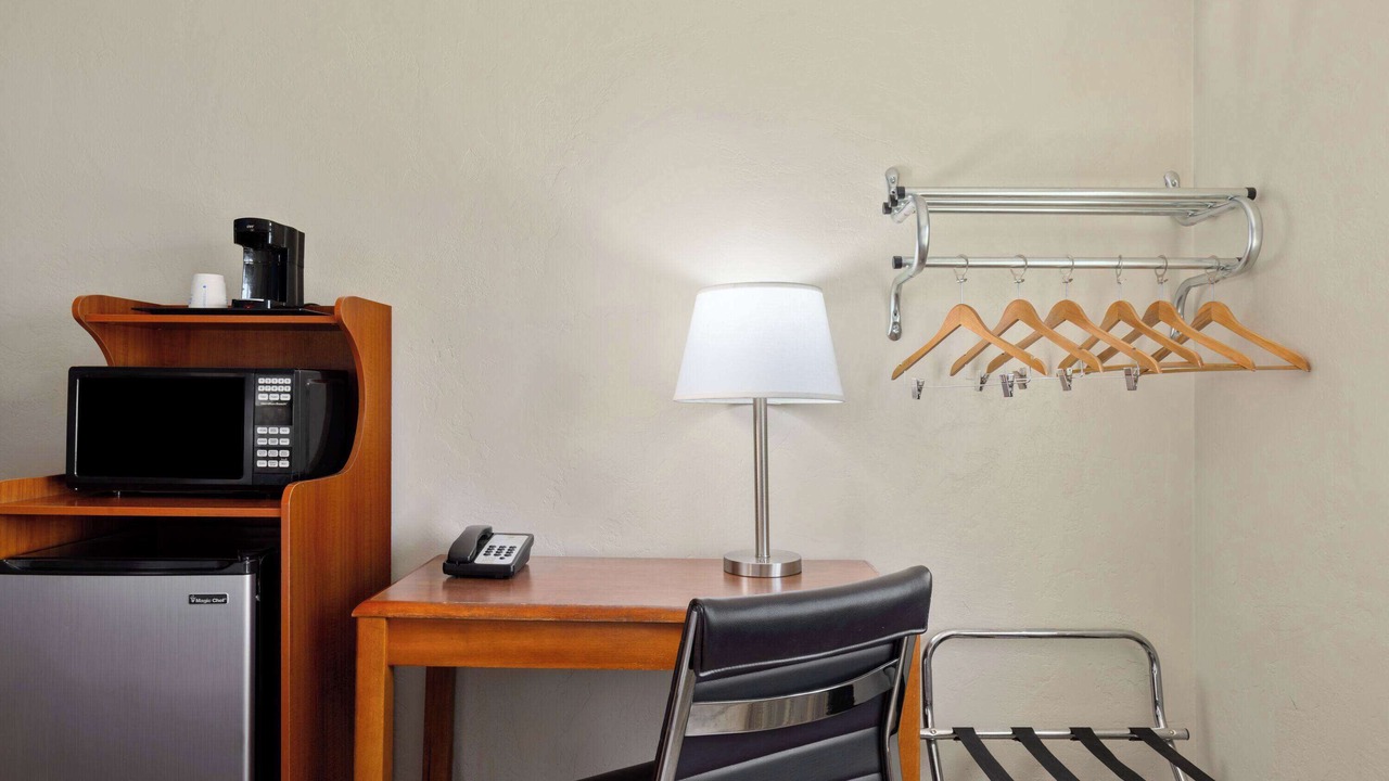 Photo of Bedroom in Roseburg