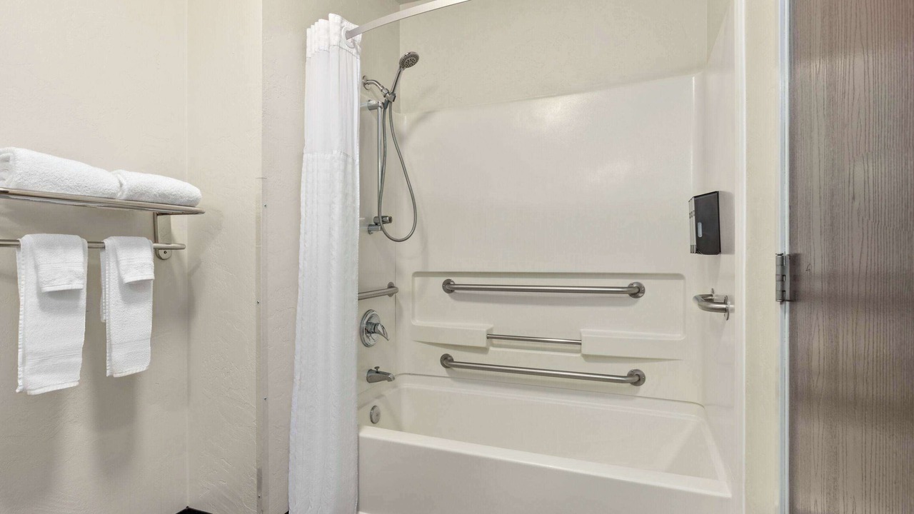 Photo of Bathroom in Roseburg