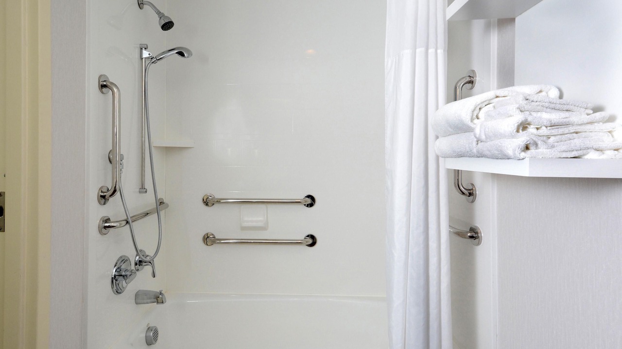 Photo of Bathroom in Roxboro