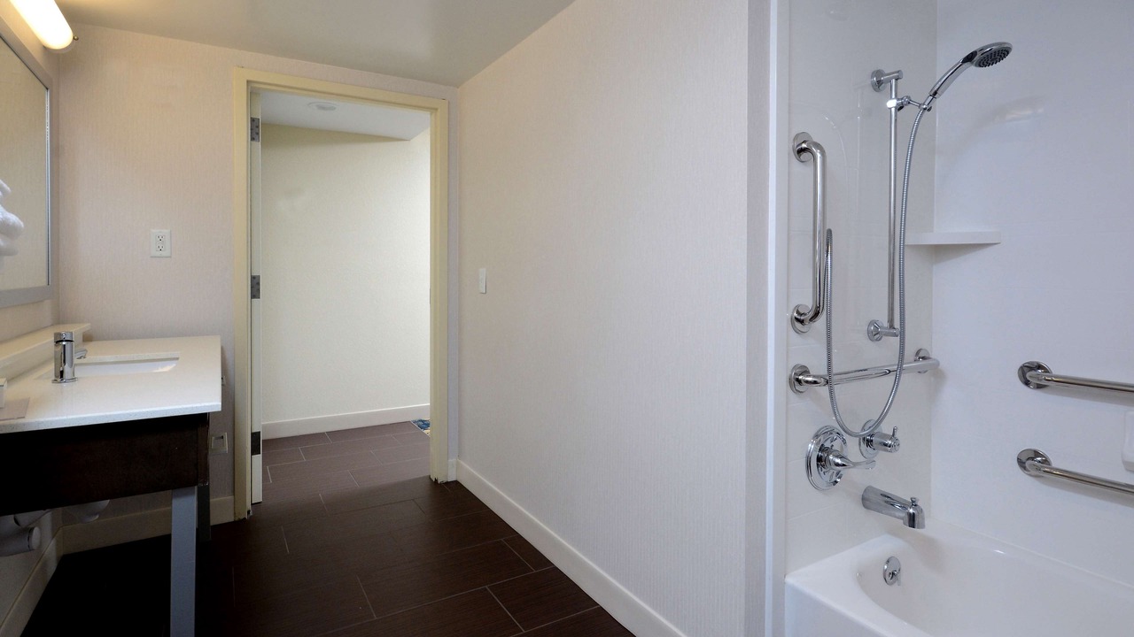 Photo of Bathroom in Roxboro