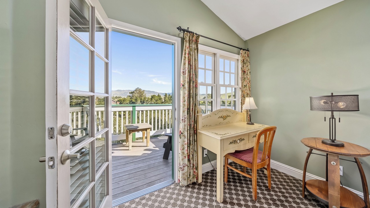 Photo of Livingroom in Lodge Hill