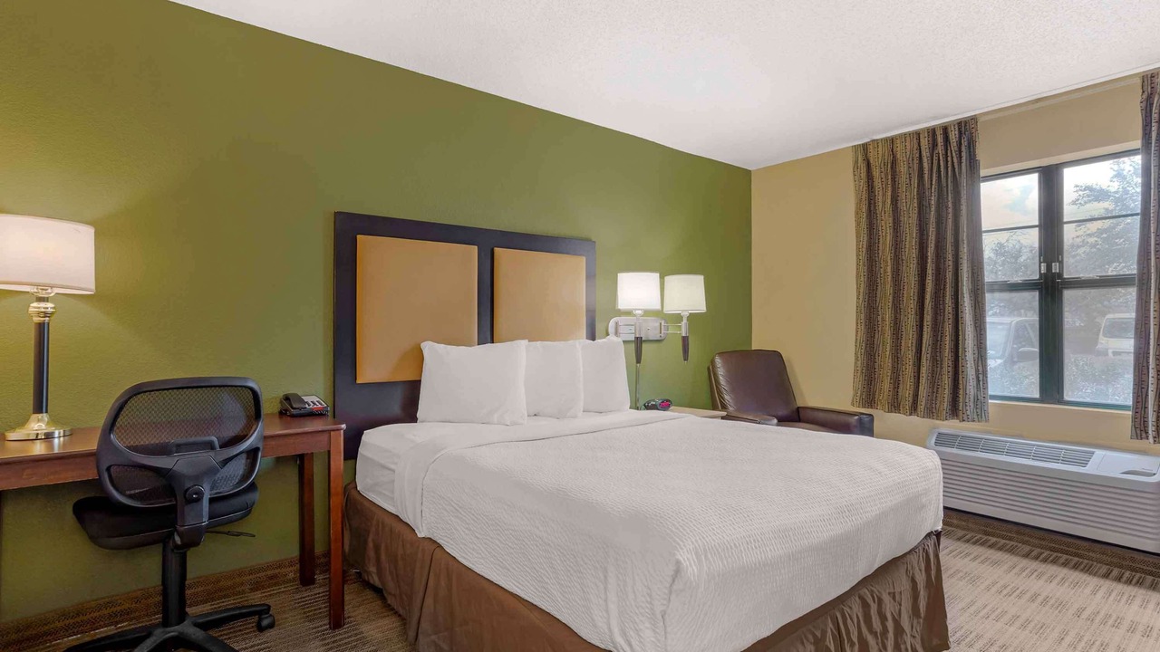 Photo of Bedroom in Greenway Plaza-Upper Kirby