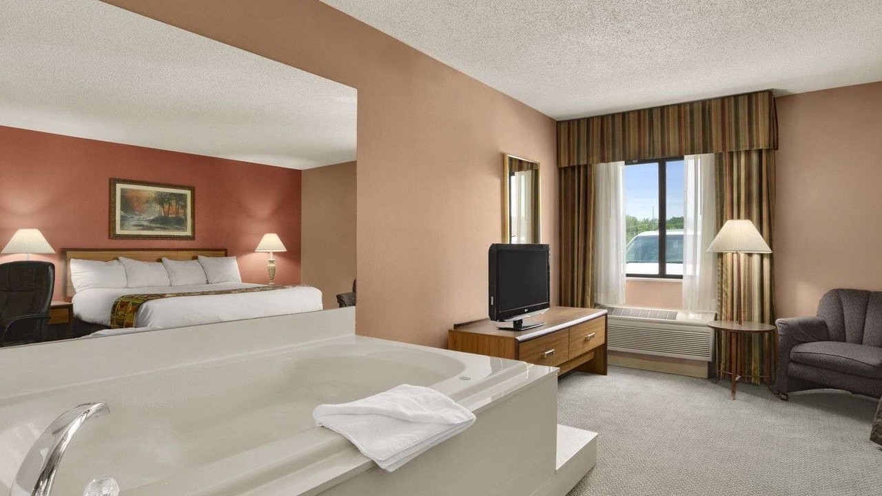 Photo of Bedroom in Sullivan