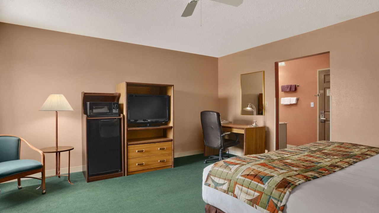 Photo of Bedroom in Sullivan