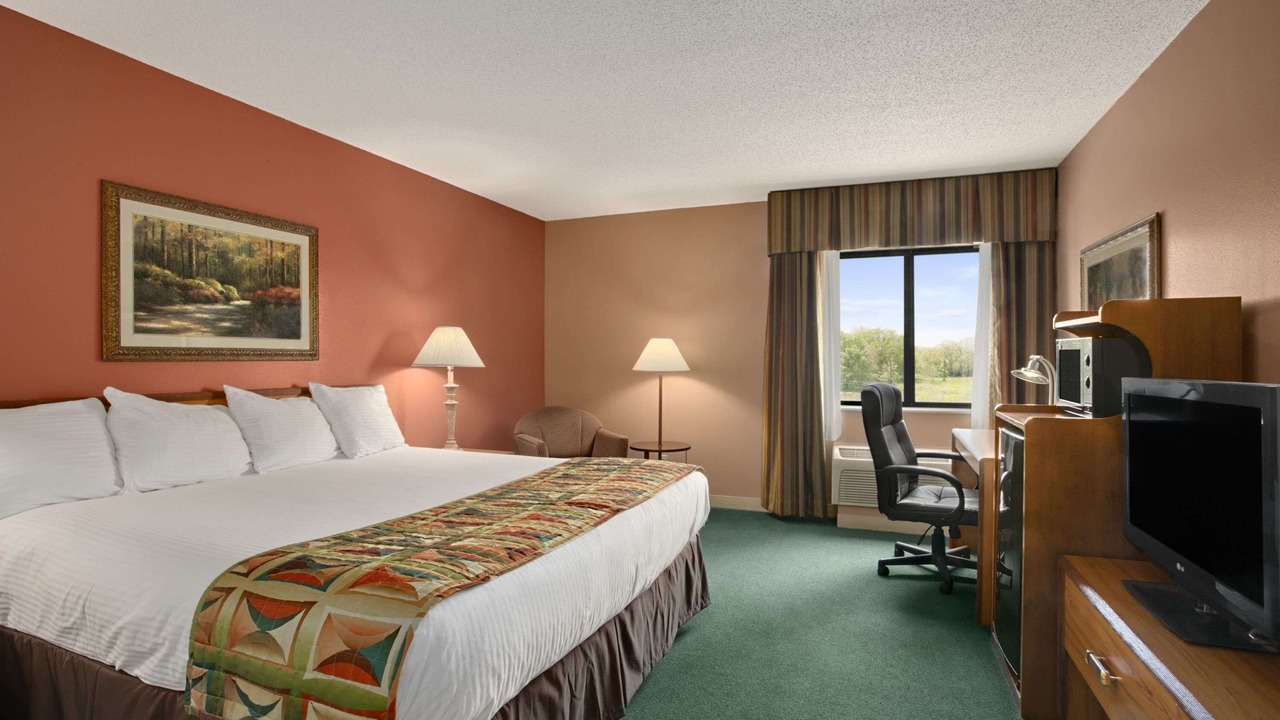 Photo of Bedroom in Sullivan