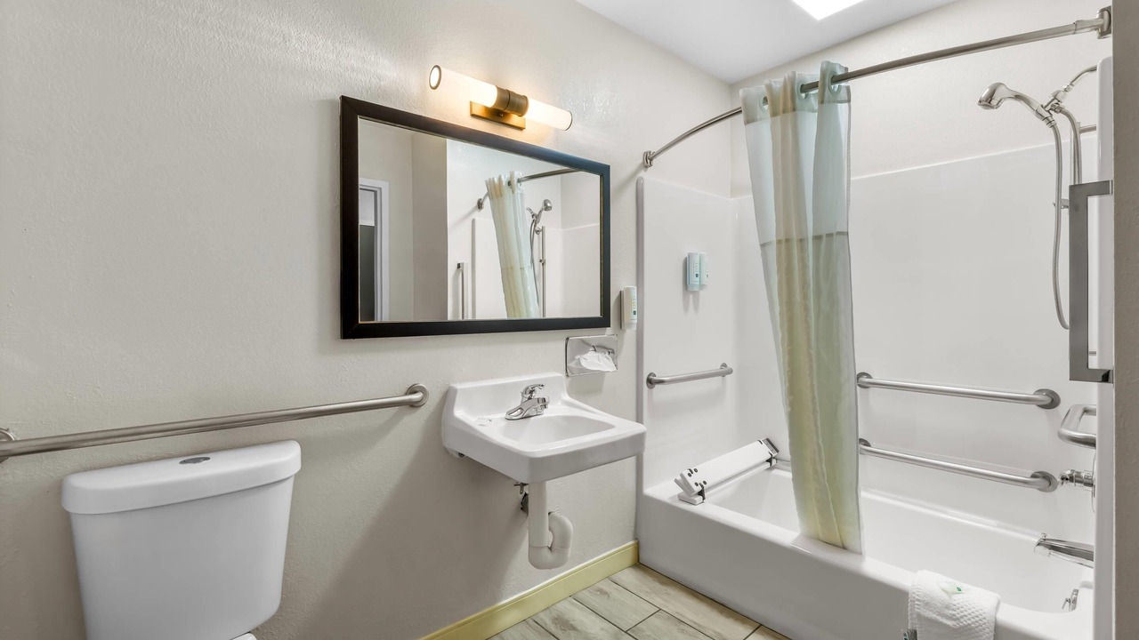 Photo of Bedroom in Brewerton