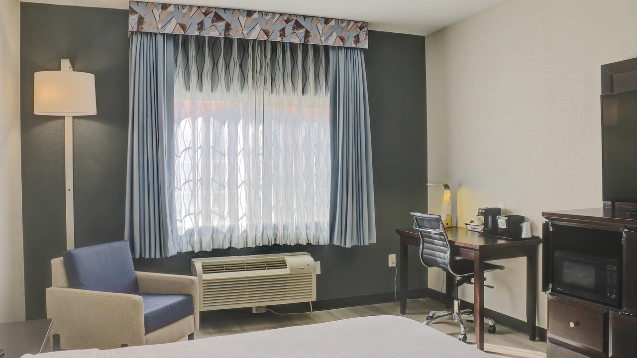 Photo of Bedroom in Roswell