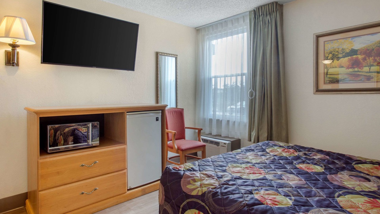 Photo of Bedroom in Asheville