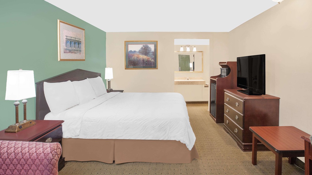 Photo of Bedroom in Battle Creek