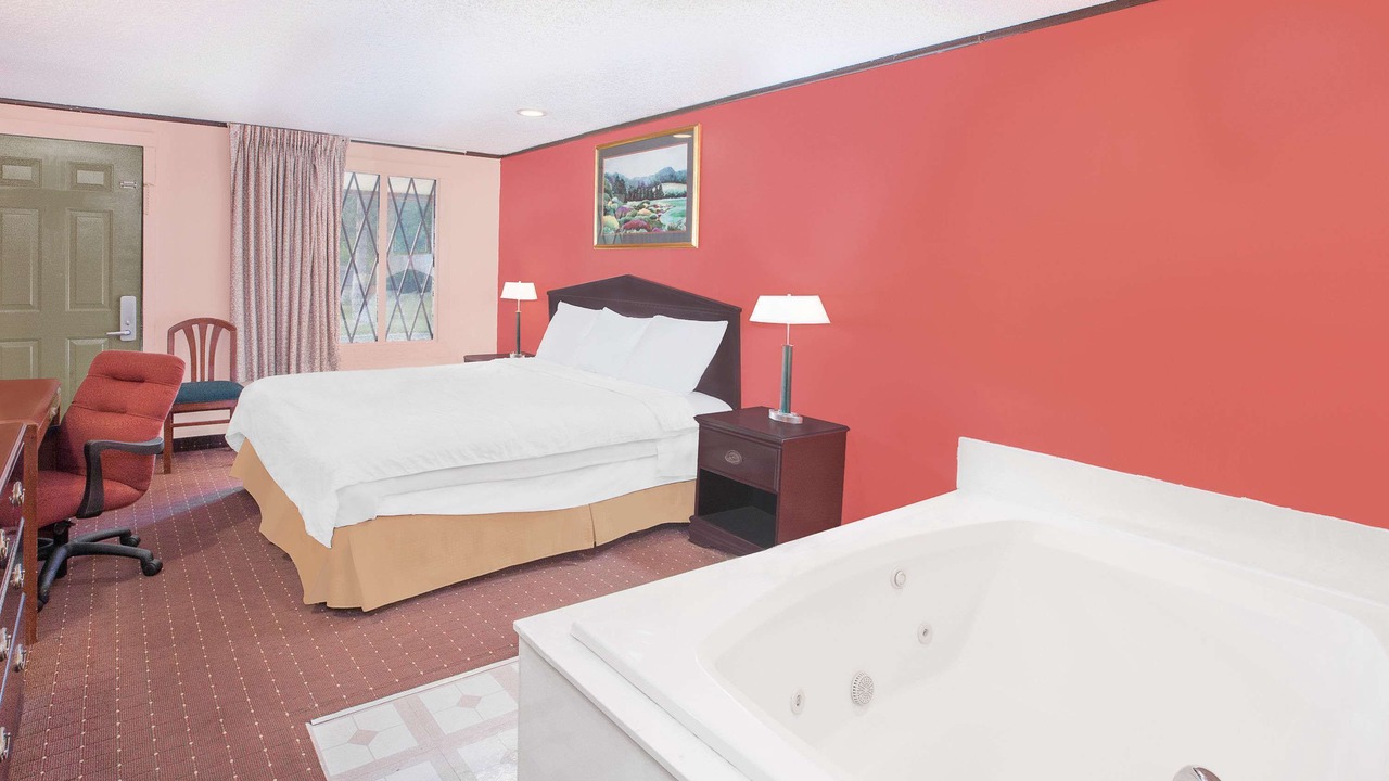 Photo of Bedroom in Battle Creek