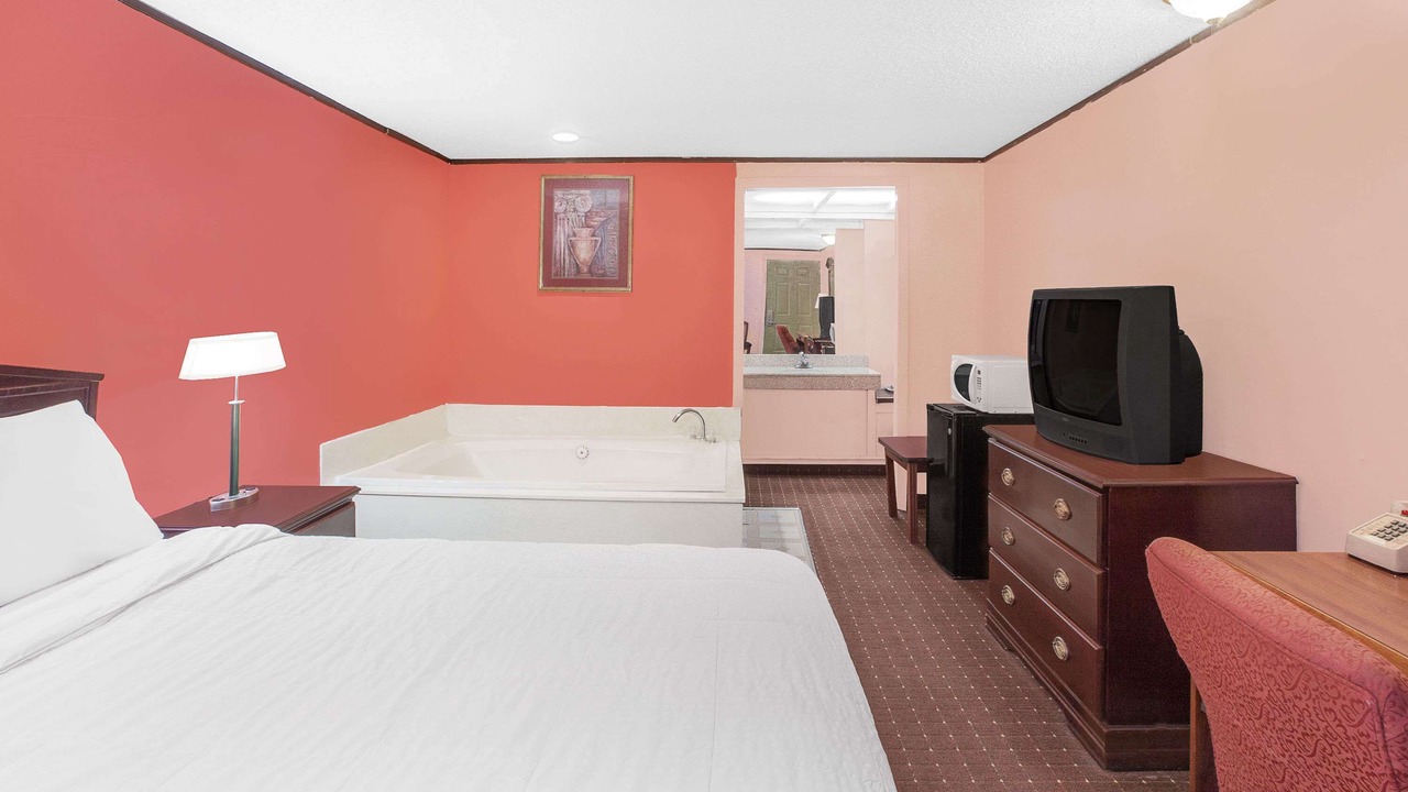 Photo of Bedroom in Battle Creek