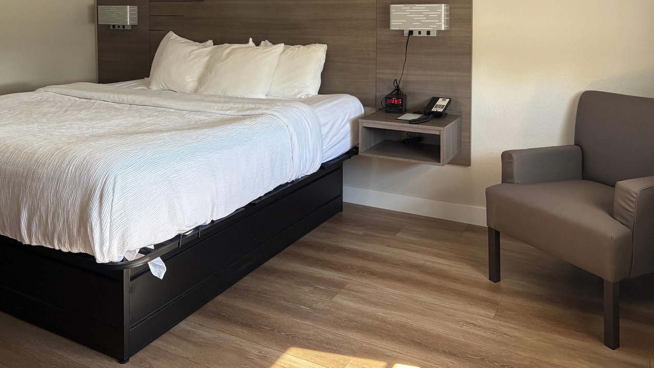 Photo of Bedroom in Neosho
