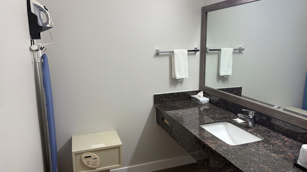 Photo of Bathroom in Neosho