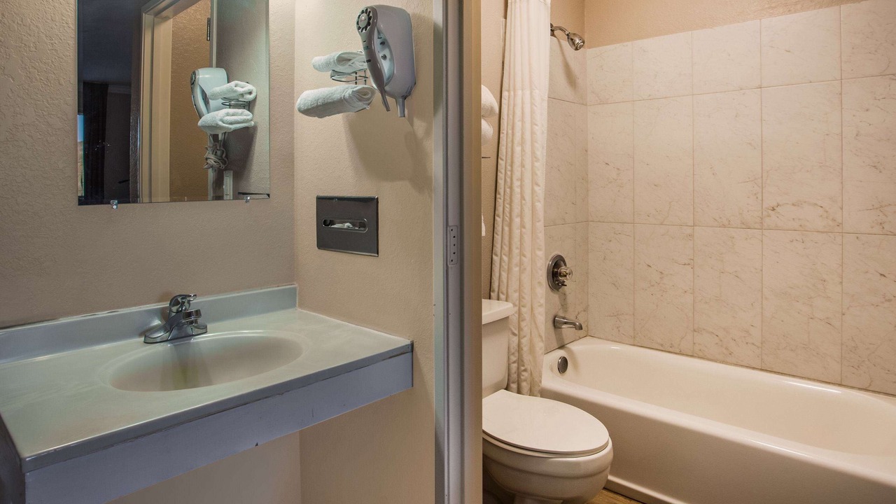 Photo of Bathroom in Nut Tree