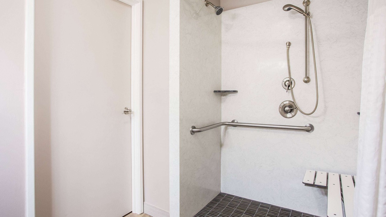 Photo of Bathroom in Nut Tree