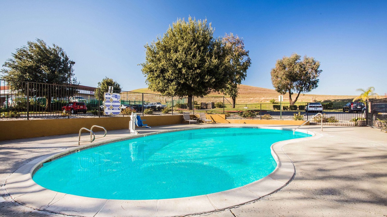 Photo of Outdoor in Nut Tree