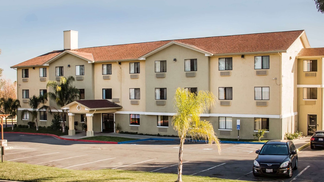 Photo of Buildings in Nut Tree