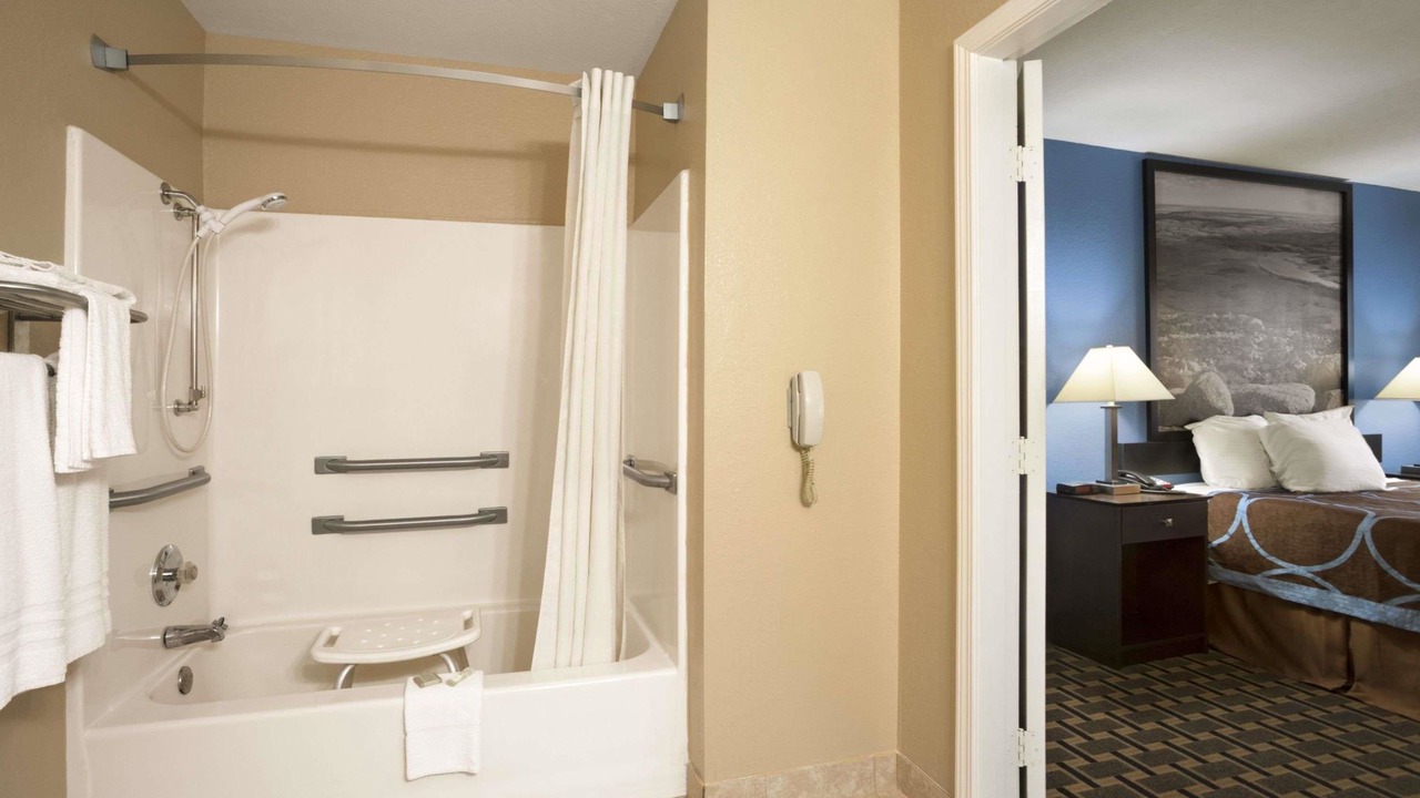 Photo of Bathroom in Henryetta