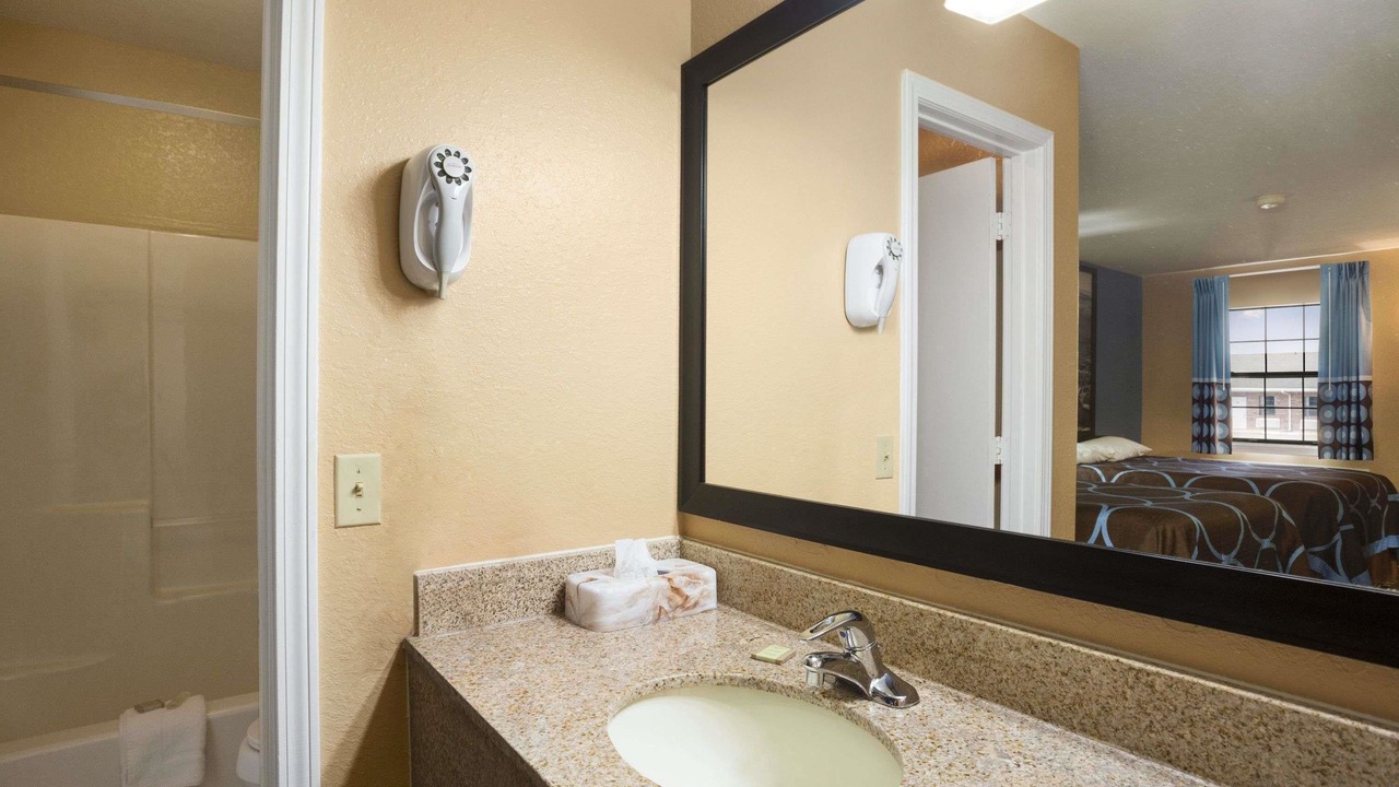 Photo of Bathroom in Henryetta